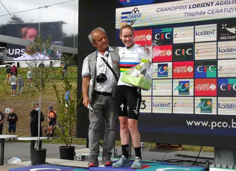 Anna VAN DER BREGGEN récompensée pour son dernier Grand Prix de Plouay